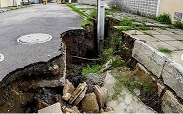 imagem de buraco na rua